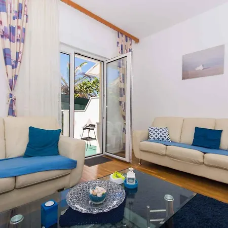 One-bedroom In Okrug Gornji V Apartment *